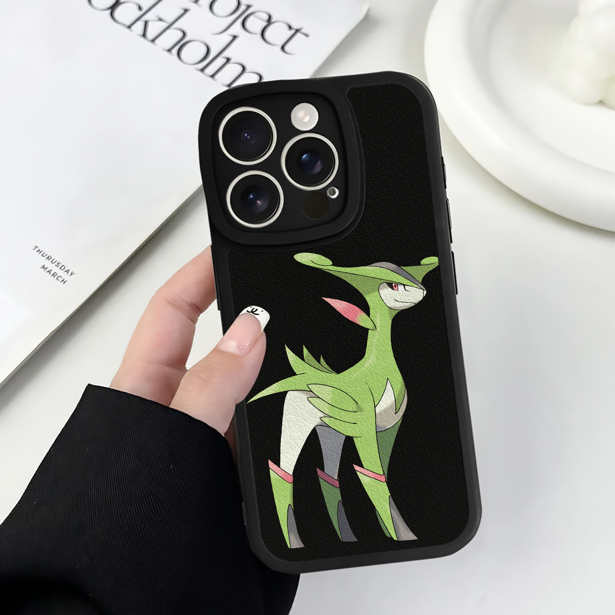 （画像用） ポケットモンスター Pokémon 【iPhone 16シリーズ対応】シリコンスマホケース（レザー調） 材質：シリコン